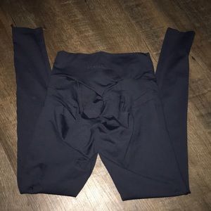 Acai berry booty scrunch leggings